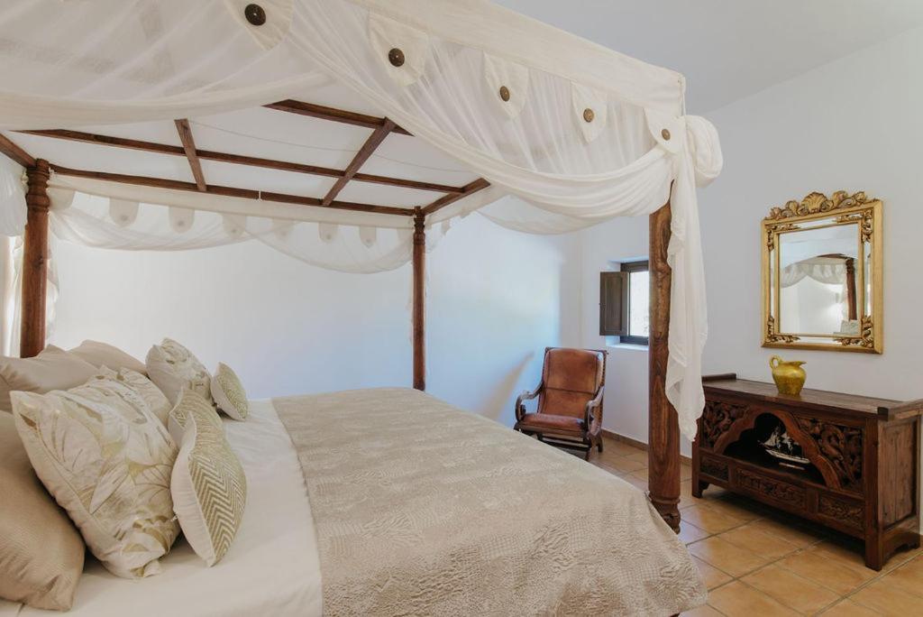 Bed and Breakfast Paissa d'en Bernat à Cala Tarida  Extérieur photo