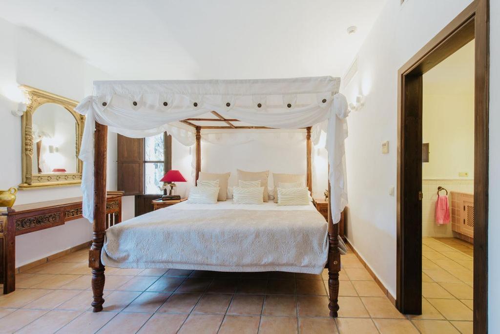Bed and Breakfast Paissa d'en Bernat à Cala Tarida  Extérieur photo
